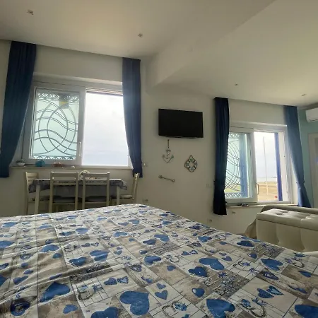 Le Tre Caravelle * Nettuno